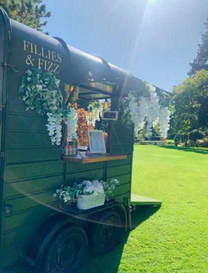 Fillies & Fizz - The Mobile Bar Co